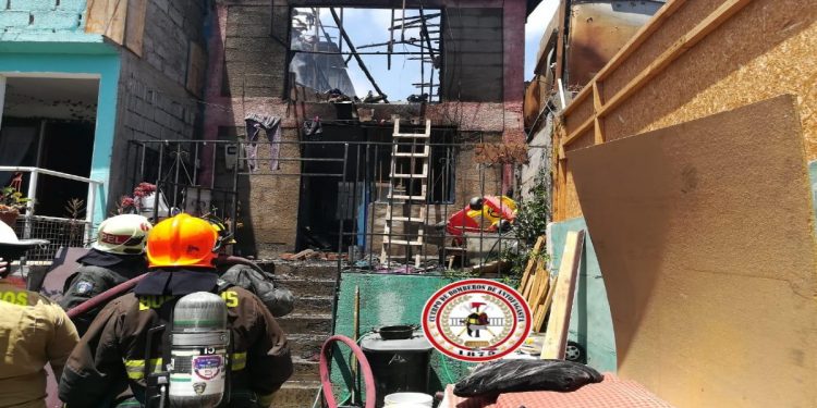 Incendio en el sector norte de Antofagasta dejó con pérdida total a numerosa familia